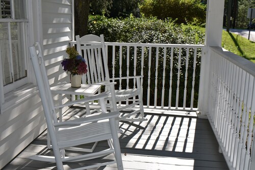 Home in Hendersonville's Historic Lennox Park close to many fun activities.