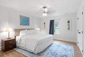 6 bedrooms, iron/ironing board, WiFi, bed sheets