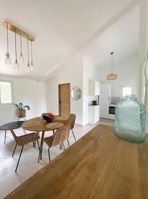 Dining - Appartement Avec une Chambre, Piscine et Tennis (Flayosc)