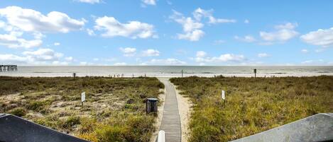Accommodatie ligt op het strand, strandlakens