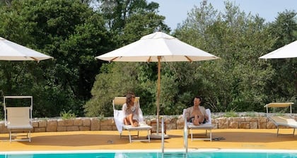 S'ena Hotel