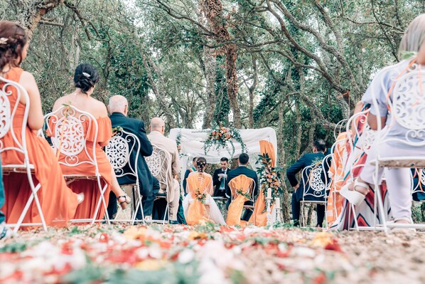 منطقة خارجية لإقامة حفلات الزفاف