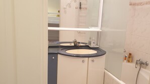Bathroom - Studio In Residence With Pool And Parking (La Couarde-sur-Mer)