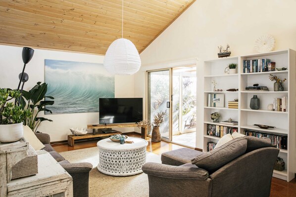 Télévision, jeux vidéo, espaces bureaux