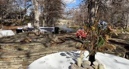 Peaceful River Cabin #1- Paradise River Bend