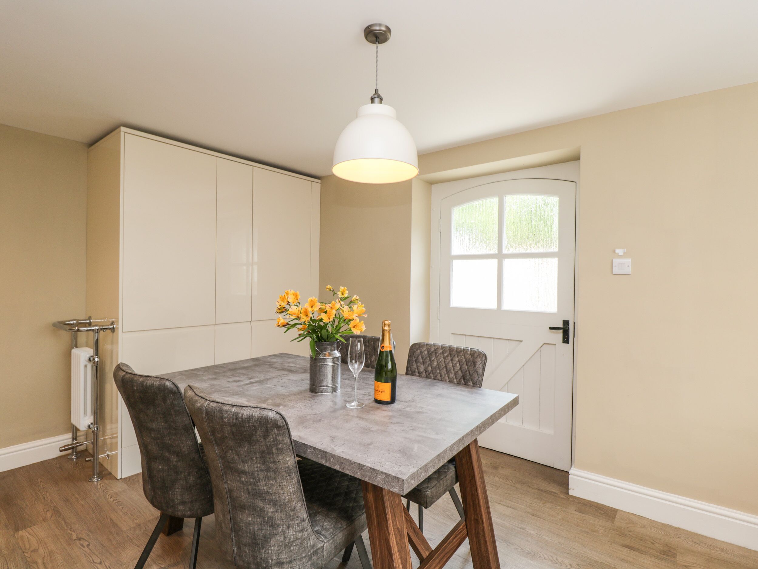 Cottage | Interior