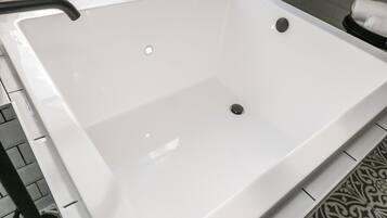 Cottage | Bathroom | Shower