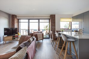 Apartment, Accessible, Private Bathroom | Lounge - #4 Staybelfast Apartment (Belfast)