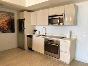 Fridge, microwave, oven, stovetop