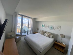 1 bedroom, desk, iron/ironing board, WiFi