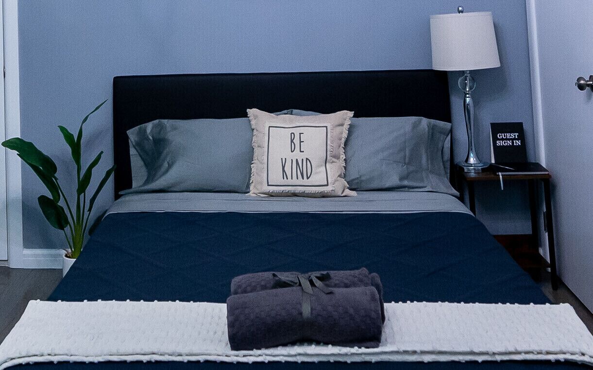 PRIVATE ROOM, BATHROOM & Parking in East Hampton, United States