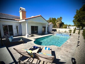 A heated pool - Beautiful Desert Estate - Pool/Spa/Outdoor Kitchen (Palm Springs)