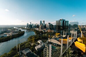 Property grounds - Austin Texas |Heated Rooftop Pool| by  Barclé (Austin)
