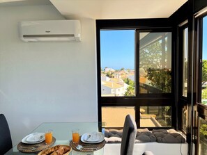 Dining - ALBUFEIRA CENTRAL 2 by HOMING (Albufeira)