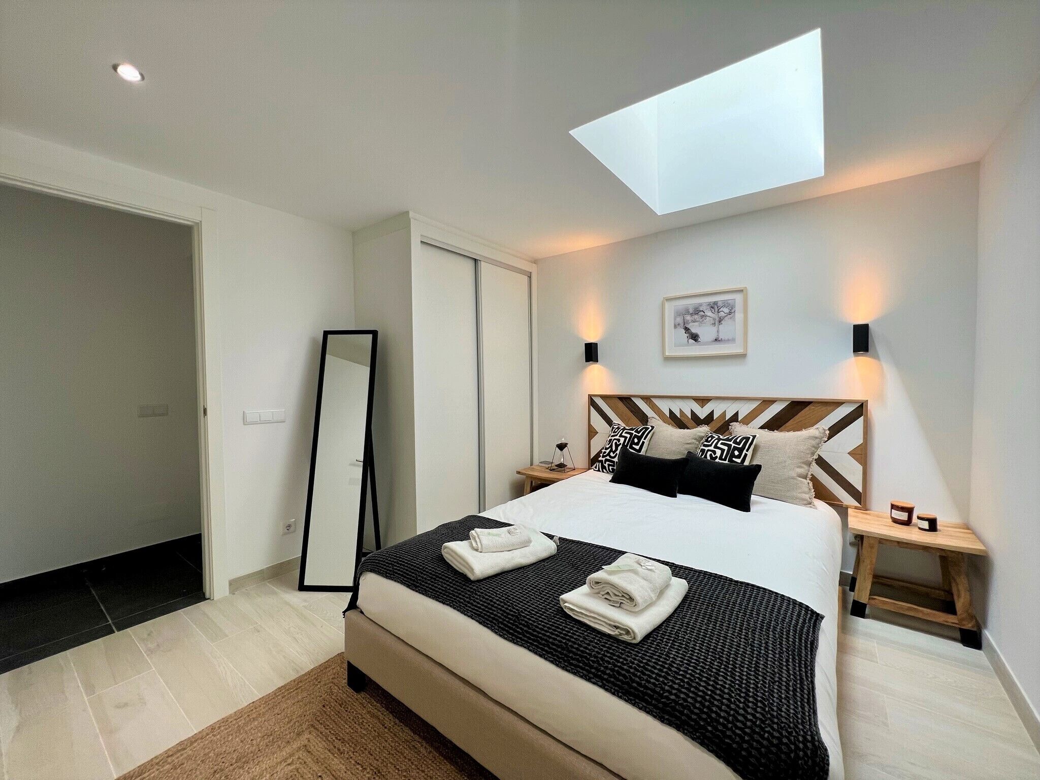 3 slaapkamers, een strijkplank/strijkijzer, gratis wifi, beddengoed