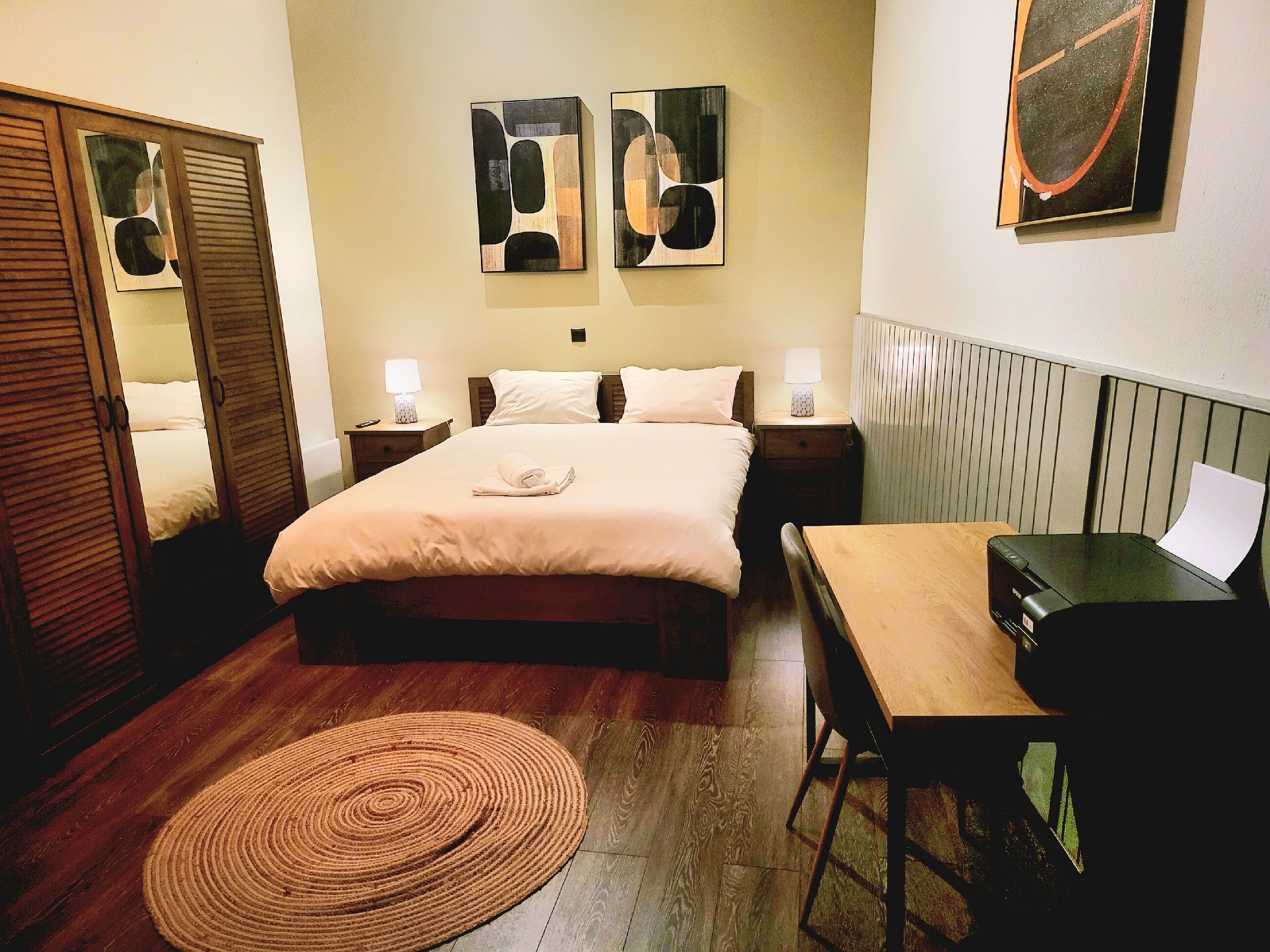 2 bedrooms, iron/ironing board, free WiFi, bed sheets