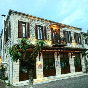 Exterior - Helios Epirus Executive Suite (Δολιανά)
