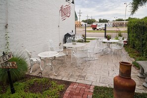 屋外ダイニングエリア