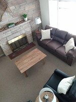 Deluxe House | Living area | Smart TV, Netflix, Hulu, streaming services