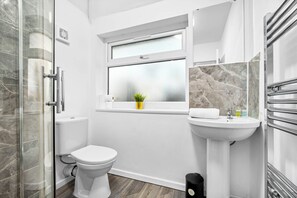 Bruser, hårtørrer, håndklæder, Sæbe