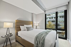 Premium One Bedroom Apartment with Den | 1 chambre, fer et planche Ă repasser, Wi-Fi gratuit, draps fournis