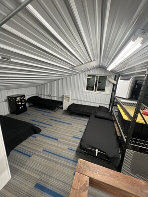 4 habitaciones, escritorio, wifi gratis y ropa de cama