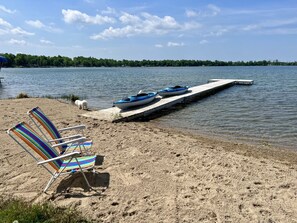 Liegestühle, Strandtücher