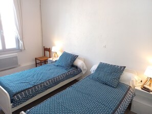 Free WiFi, bed sheets