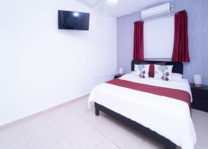 Caixa forta a l'habitació, decoració individual i mobiliari individual 