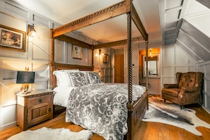 Double Room (The Chamber)