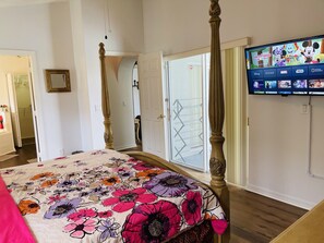 4 bedrooms, free WiFi, bed sheets