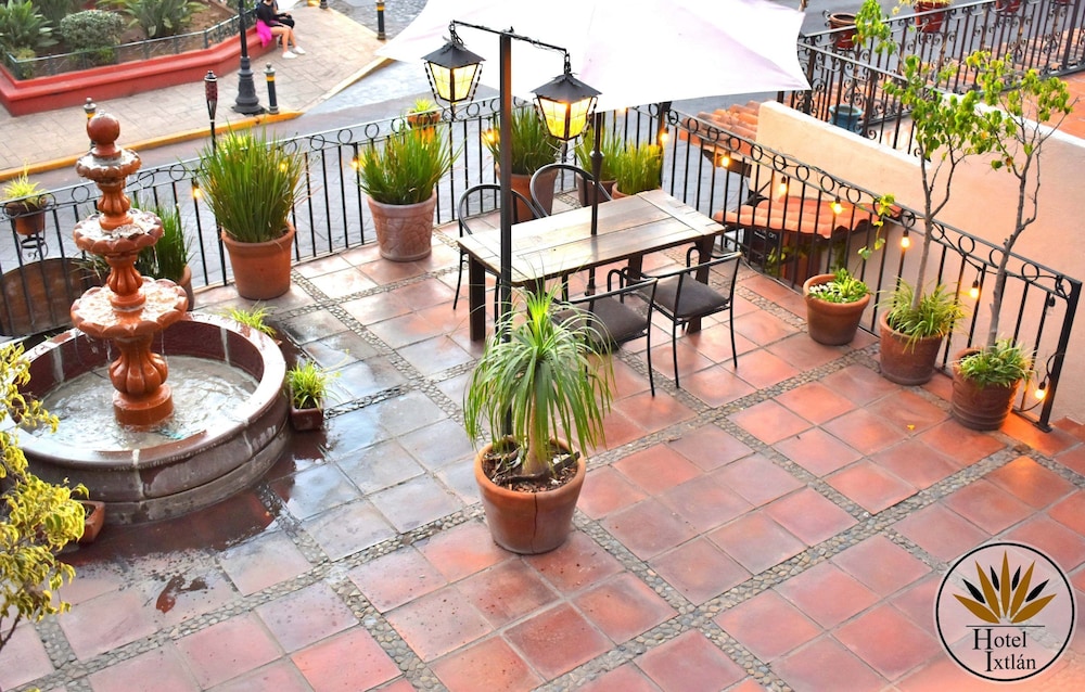 HOTEL IXTLAN VALLE DE BRAVO MEX. image