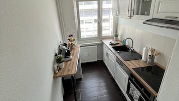 Réfrigérateur, four, plaque de cuisson, lave-vaisselle