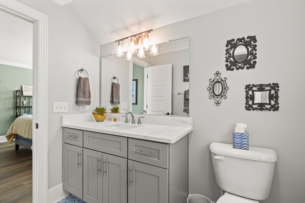 Badkar/dusch, hårtork, handdukar och tvål