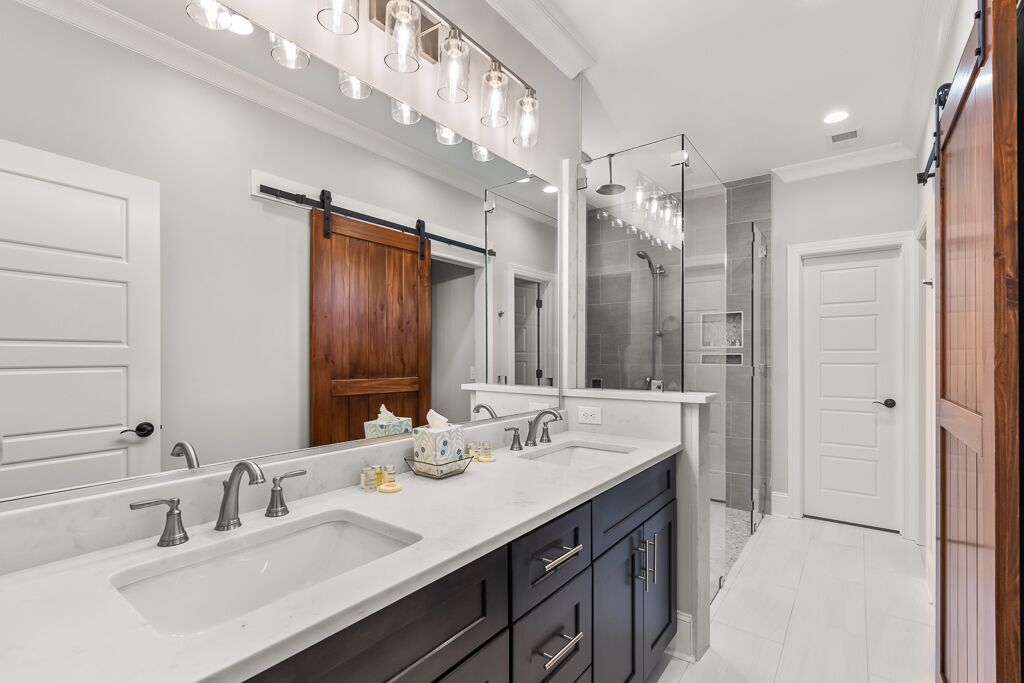 Combined shower/tub, hair dryer, towels, soap