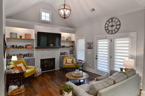 TV connectée, cheminée