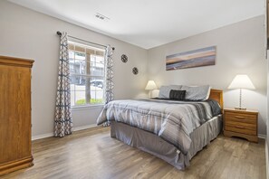公寓式客房, 1 张大床和 1 张沙发床, 露台, 花园景观 (Branson Fall Creek Retreat) | 1 多间卧室、特色装修、特色家居、免费 WiFi