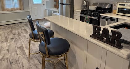 5 minute walk to the beach