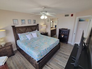 2 bedrooms, iron/ironing board, free WiFi, bed sheets - Bobby's oceanfront   2 king suites and bunk beds condo (Ormond Beach)