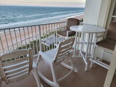 Bobby's oceanfront   2 king suites and bunk beds condo