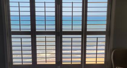 Williams Surf Side Ocean front & turtles condo 2 king BR in Ormond Beach FL