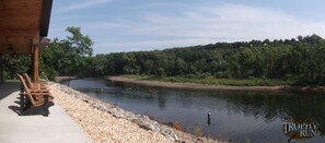 Property grounds - Beautiful Cabin - Secluded But Convenient (Branson)