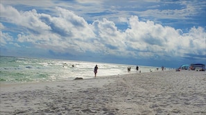 Beach nearby, sun loungers, beach towels