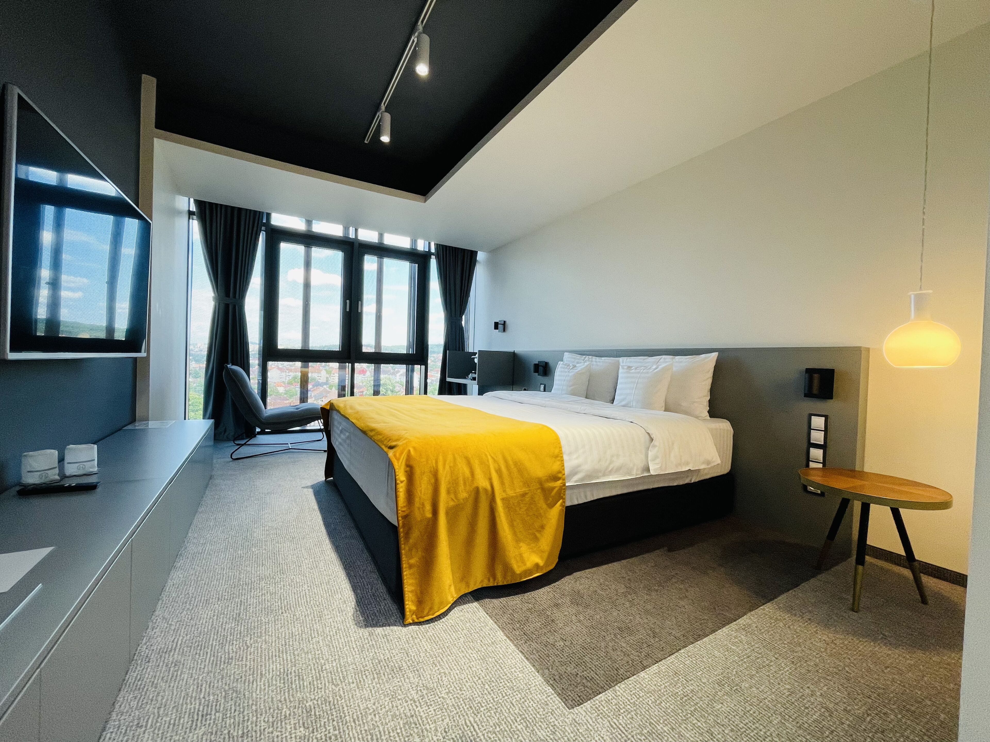 Standard Double Room, 1 Bedroom, City View | Minibar, in-room safe, desk, laptop workspace