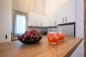 Fridge, oven, coffee/tea maker, toaster