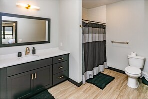 Bathroom - 1 Bedroom 1 Bath Apartment (Altoona)