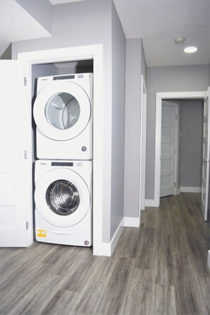 Interior - Adorable brand new 2 bedrooms basement suite. (Edmonton)