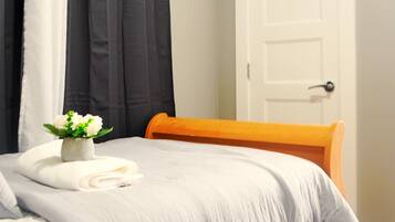 2 bedrooms, desk, iron/ironing board, free WiFi