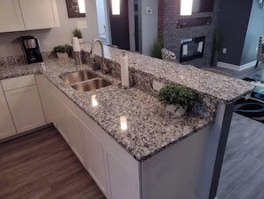Interior - THE "PRETLOW" 2 Bedrooms (Franklin)