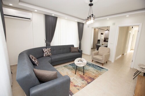 Muğla Dalamanda Kiralık Havuzlu Müstakil Eşyalı 6 Kişilik Villa